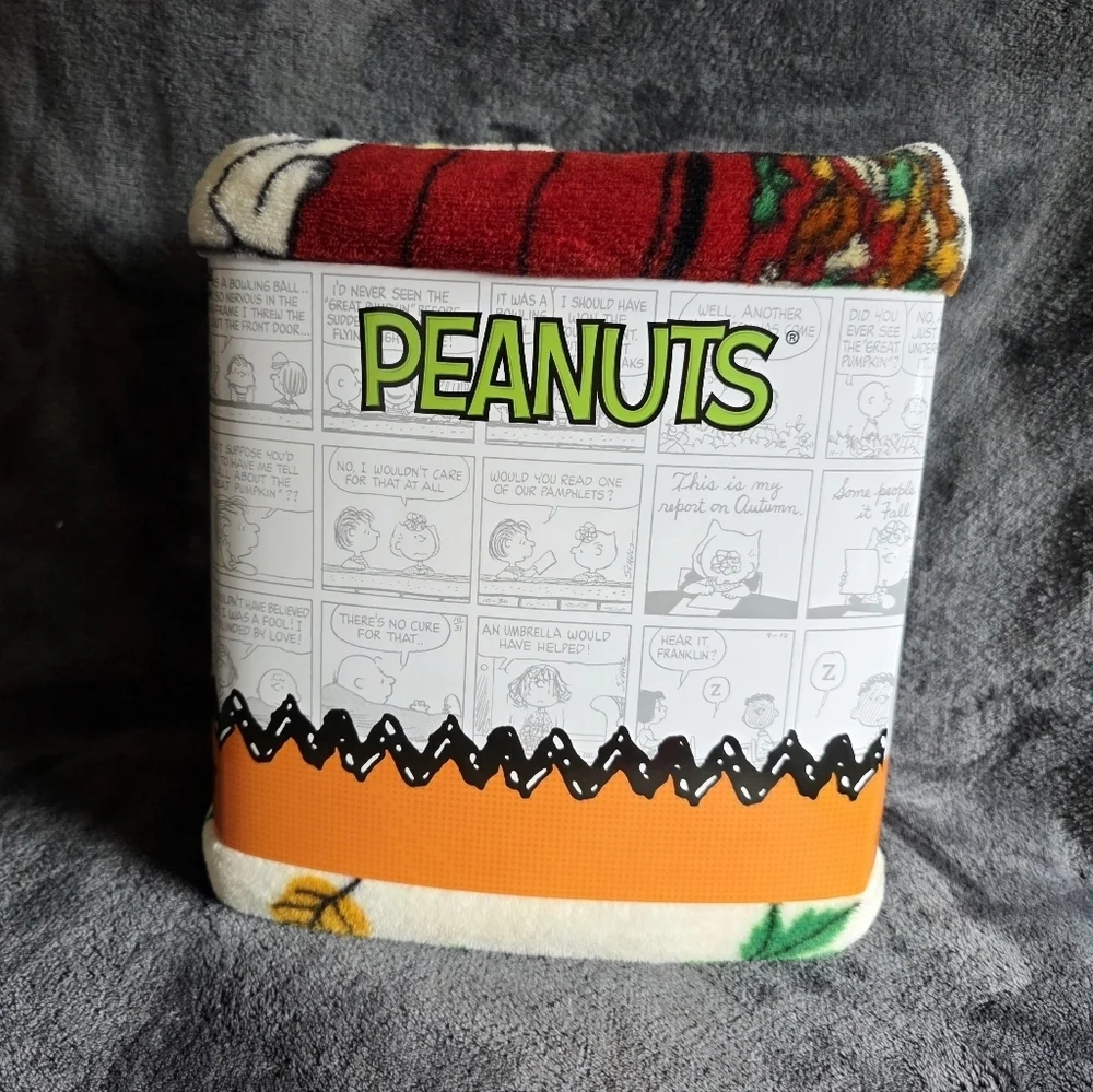 New Peanuts Snoopy throw blanket with harvest fall Thanksgiving print 62 × 90